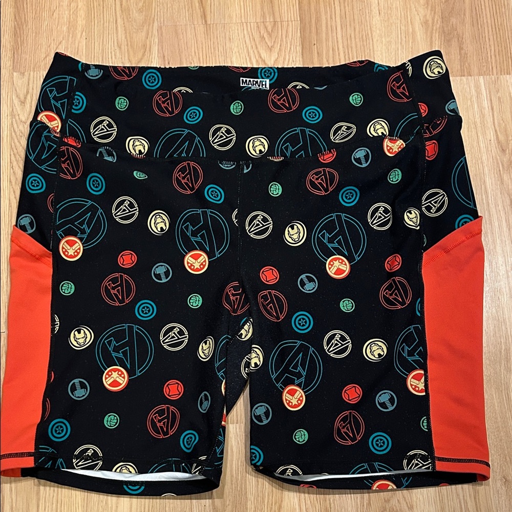Marvel 16915734 Black and Orange and Logo Shorts Size 4